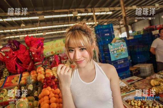 AISS爱丝(黄金版) - 亚美依写真：在丝袜的世界里，街道变得那么主动