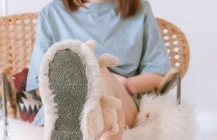 BoBoSocks袜啵啵 - 稚予写真,带着一抹白棉袜的随性与倔强
