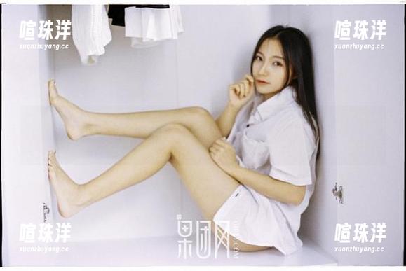GIRLT果团网 - 套图里的丁晓楠，是传说中的护士和药品结合吗？