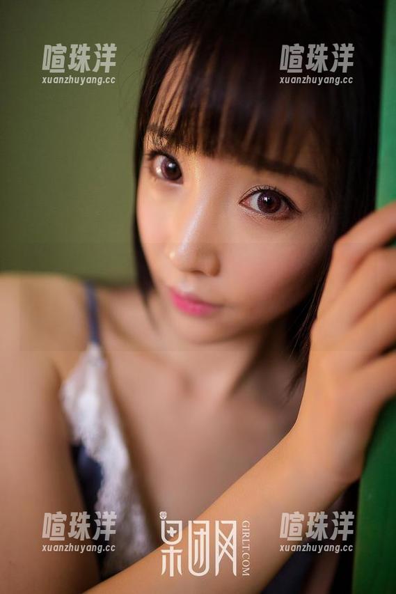 GIRLT果团网-莫雅淇 GIRLT果团网 - 莫雅淇的油亮作品集,简直是让人想下秒就下载,随便丢一家餐馆都可以当菜单!