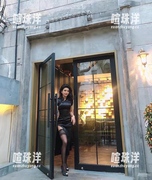 Jessie婕西 微密圈 - 下载前要小心,或许会沉迷于Jessie婕西的红色睡袍写真