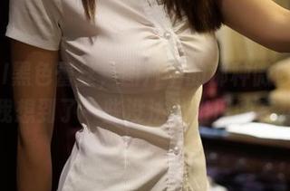 ROSI黑色蕾丝,图片中的那种微妙感,让我想到了一些没法说出口的妄想。