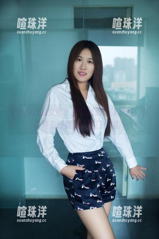 TuiGirl推女郎-潘娇娇 TuiGirl推女郎 - 潘娇娇的短裙原图,真的没有短到让人咽口水吗?