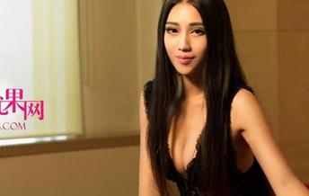 UGirls尤果网 - 尤娜娜黑色回归:美图比黑夜还深邃的照片
