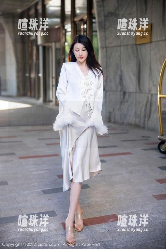 Xiuren秀人网-Egg-尤妮丝Egg Xiuren秀人网 - 走近Egg-尤妮丝Egg旅拍更新:今天不和风景约会,跟旅行社老板单独“吃饭”了…