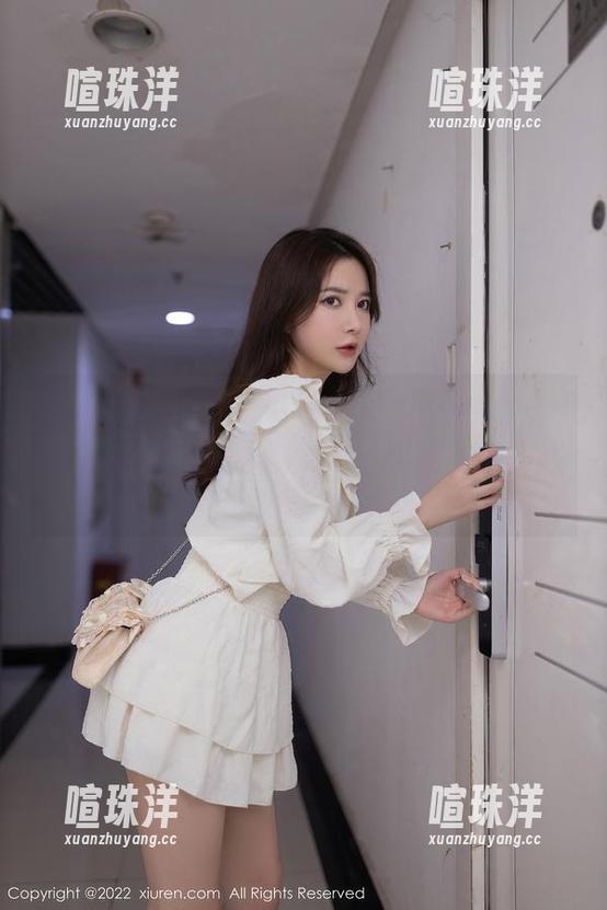 Xiuren秀人网-Mina米娜 Xiuren秀人网 - 福利满满!Mina米娜在天台上邻里的时尚写真,不止是个空间的开阔。