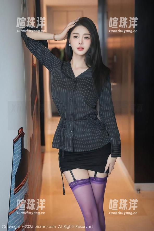 Xiuren秀人网-夏馨瑶 Xiuren秀人网 - 夏馨瑶又发布泳装写真了,优雅和性感的完美结合?