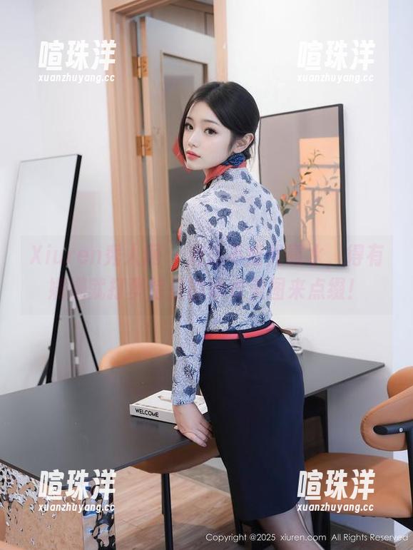 Xiuren秀人网 - 游泳不能光靠水，得有姗姗就打奥特曼的泳衣美图来点缀！