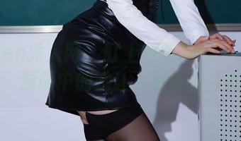 Xiuren秀人网 - 盯上娜露Selena的棉袜,原图中的她让人想多看几遍。