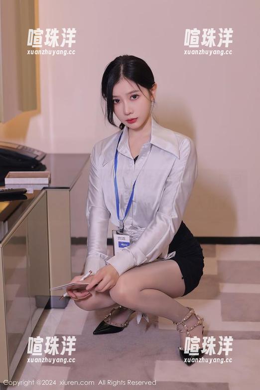 Xiuren秀人网-王伊纯 Xiuren秀人网 - 王伊纯展现奶牛,原图和图集这俩一对比,我是不是太入戏了?