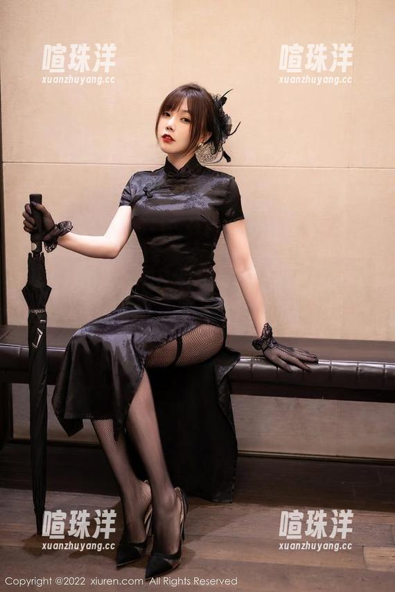 Xiuren秀人网 - 要问黑白何以为美，问黄歆苑、再看她美图更新！