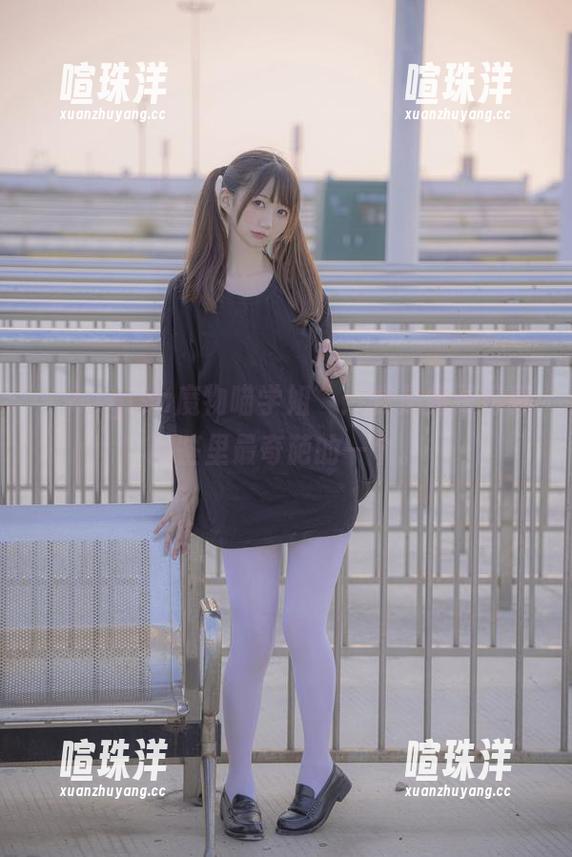 nagisa魔物喵 “nagisa魔物喵学姐”:我是免费写真图鉴里最奇葩的一个。