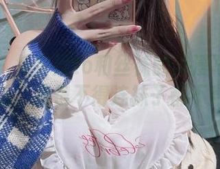 微密圈 - 兔宝妮to和丝袜的浪漫写真:拍完之后,我恨不得连袜子都不穿了!