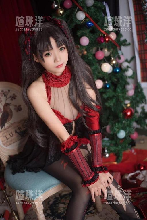 大大卷卷小卷：这黑白写真，意犹未尽的体态……好奇吗？