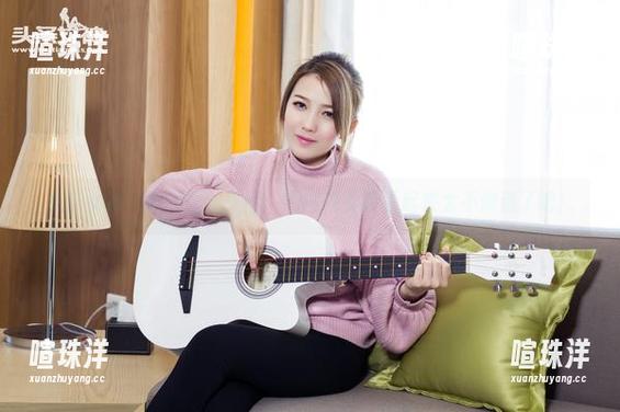 头条女神-张梓柔 头条女神 - 张梓柔的美图:她的修女装看起来太不修道了吧!