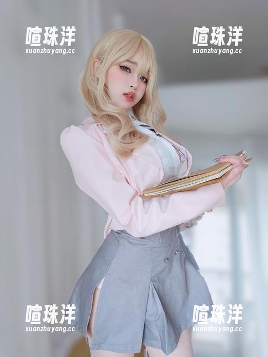 女主K 瑜伽服资源才是女主K万能武器,这情境超有趣,让人想多看几眼!