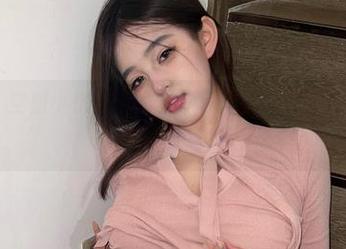 微密圈 - 空姐小优优子的全套写真,背后绝对有故事,但瞧这姿势!