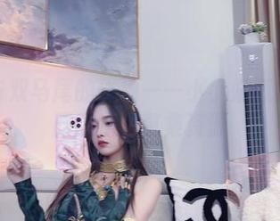 书本与双马尾的碰撞——小小奶瓶儿的制服剧情写真集资源