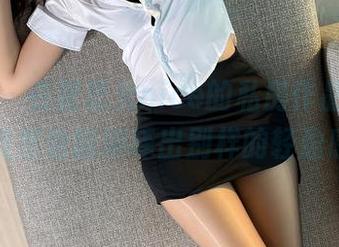 微密圈 - 在张思允nice的私房作品中,毛衣竟然也能演绎出别样的轻盈感。