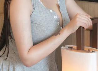 推女神 - 免费原图,伍月yuer的秘书照,让你看得直流口水!