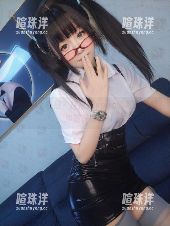 摇摇乐yoyo 粉色护士在线?摇摇乐yoyo的写真试图冲破界限?
