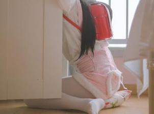 当木花琳琳是勇者遇见樱茶——图包里,开始循环往复的盯着看