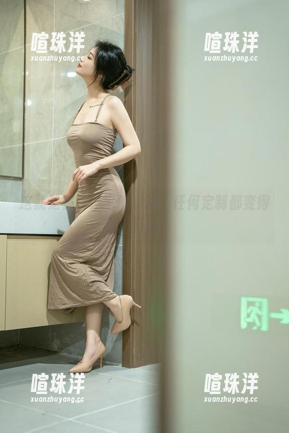 这就是桃良阿宅的女孩，任何定制都变得无所谓