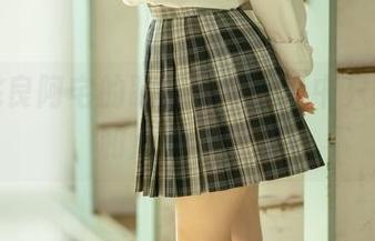 看完桃良阿宅的眼镜合集,心中只剩佩服和点滴小羡慕