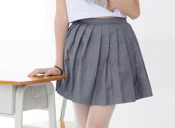 森萝财团 - 小樱的校服写真,在线等你点开这漫画情缘!