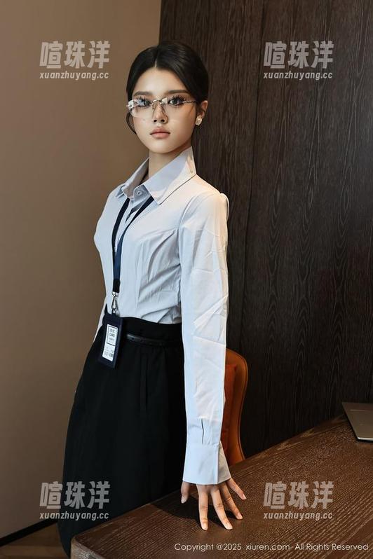 秀人网-夏诗诗Sally 秀人网 - rọrun,图库素材都是夏诗诗Sally,霸气的女王要不要再来点?