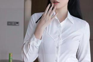 秀人网 - 夏诗雯Sally红裙大冒险——最新套图,让你脑补她在红毯上如鱼得水的画面。