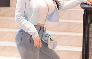 秀人网 - 这组陈雅漫VICKY的《空姐》就像一杯无圣光的咖啡,淡淡的,却总让人念念不忘。