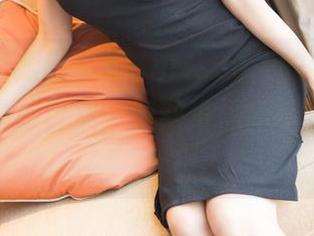 秀人网 - 跟随黄可Christine的牛仔裤,下载她的写真集,想知道她穿着走过哪儿?