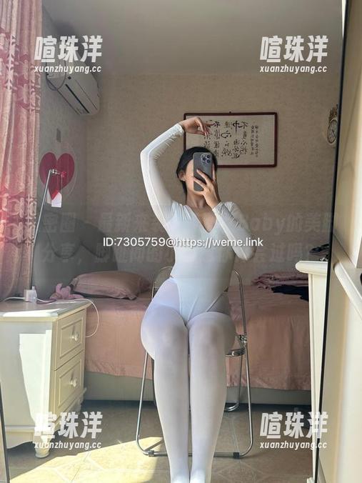 美邵女Baby 微密圈 - 最新来袭!美邵女Baby的美脚分享,脚趾间的小诗意你体会过吗?