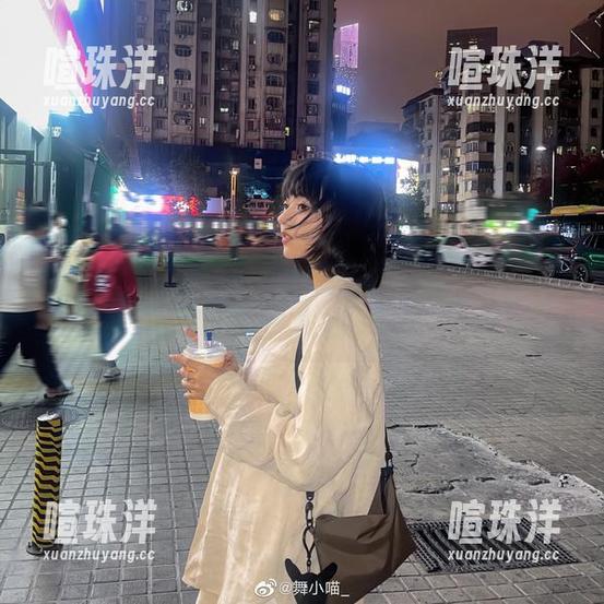 舞小喵 舞小喵联手黑丝,图集里满满的神秘资源,感受微妙的冲击吧!