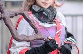 从小恶魔到艾什:蓝小沂KiKi的写真,里面还有糖果吗?