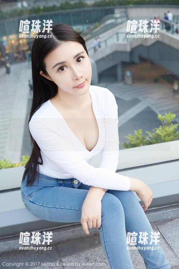蜜桃社 - 李颖诗分享的照片：美图中的那双拳打脚的裸足！