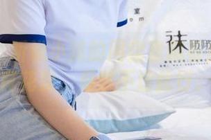 袜啵啵 - 听说小沫的网盘里藏着白棉袜写真花絮,果然不虚此行。