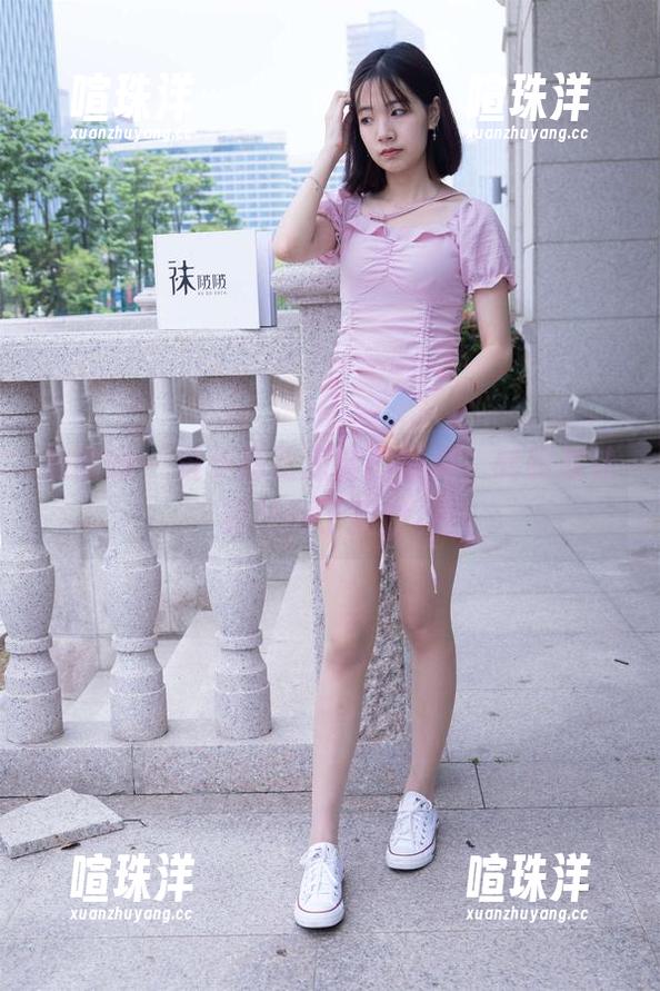 袜啵啵-稚予 袜啵啵 - 稚予高跟凉鞋的写真,转眼就让我想到了拐杖。