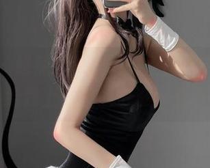 微密圈 - 超辣的林一的女王图集更新,直接给我上个皇冠也没问题吧?