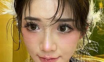 微密圈 - 图片合集:黎允熙和她那件好像有点调皮的白裙,真是让人想多看几眼。